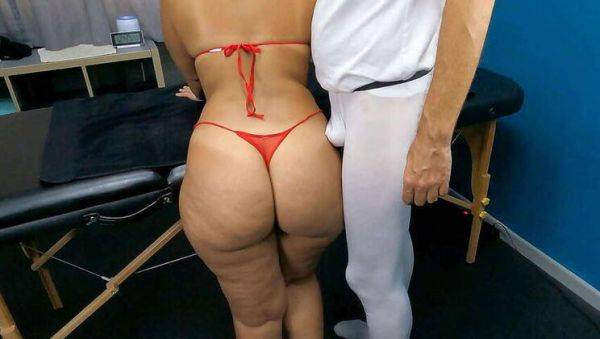Masseuse Can't Resist Colombian Client's Generous Curves - xxxfiles.com - Colombia on poweredporn.com