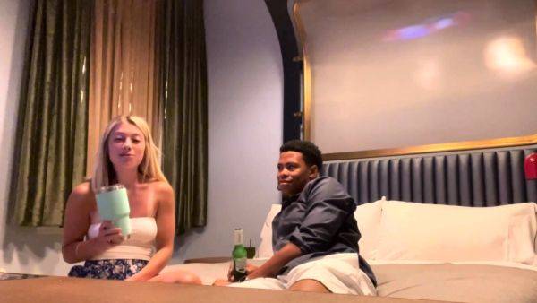 Amateur couple fucking on hidden cam - drtuber.com on poweredporn.com