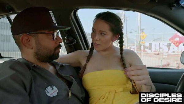 Stunning Curvy Model Niykee Cruz Shares in Piss-Filled Interview - veryfreeporn.com on poweredporn.com