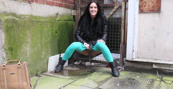 Random babe shows off peeing in public and masturbating - alphaporno.com on poweredporn.com