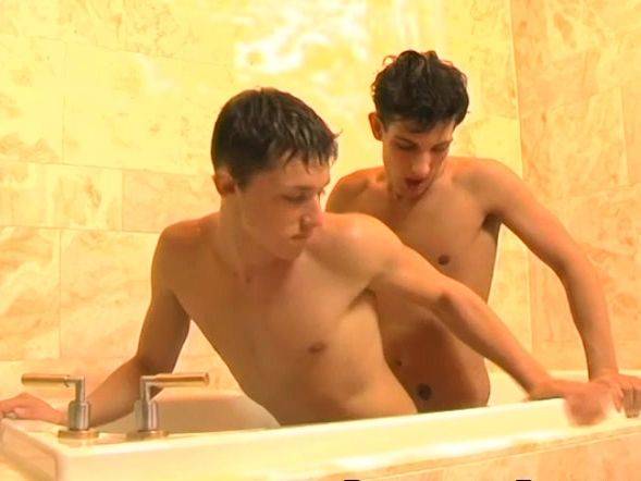 Twinks Blair Mason And Sean Corwin Bathroom Banging - drtuber.com on poweredporn.com