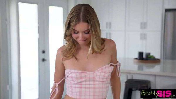 Emma Sirus Admits: I Adore Teasing My Stepbrother - Season 25, Episode 10 - veryfreeporn.com on poweredporn.com