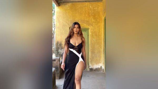 Sexy Indian Aunty Sex And Handjob - desi-porntube.com - India on poweredporn.com