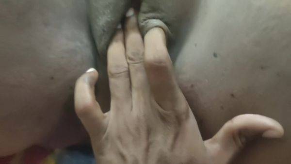 Mature Aunty Pussy Fingering - desi-porntube.com on poweredporn.com