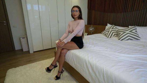 Hotel Staff Member Gave Me a Blowjob Bonus upon Check-in (4K) - xxxfiles.com on poweredporn.com