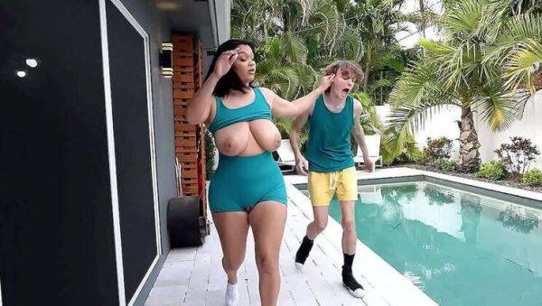 He was busted peeping on his MILF neighbor - porntry.com on poweredporn.com