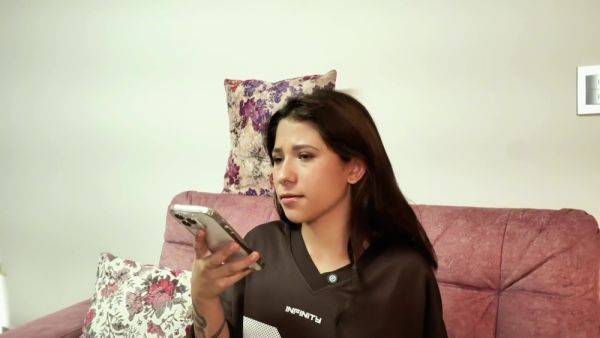 Discuti Con Mi Novio Y Llame A Mi Amante Por Poco Nos Descubre - hclips.com on poweredporn.com