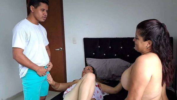 Two Mature Sluts Give Great Blowjob. Part 1 - xxxfiles.com on poweredporn.com