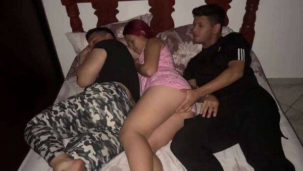 I don't enjoy sharing a bed with my girlfriend's best friend, as I suspect he's banging her next to me (Cuckold Style) - veryfreeporn.com on poweredporn.com