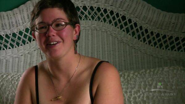 Avery Is Happy To Talk About Herself - hotmovs.com on poweredporn.com