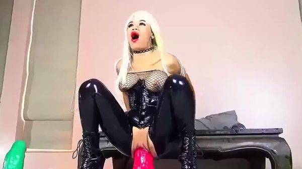 Stretching Her Bucket Hole on XXXL Dildo - drtuber.com on poweredporn.com