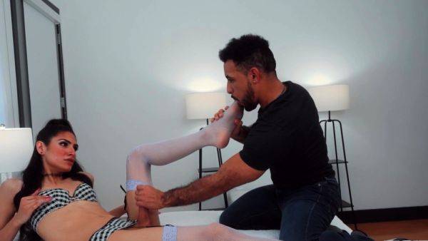 TGIRLPORNSTAR Zariah Aura Tops Rodrigo Amor - drtvid.com on poweredporn.com