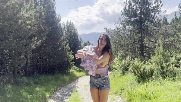 Après la promenade il me baise à la maison - txxx.com - France on poweredporn.com