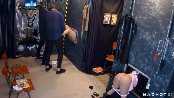 Changing Of The Guards - hotmovs.com on poweredporn.com