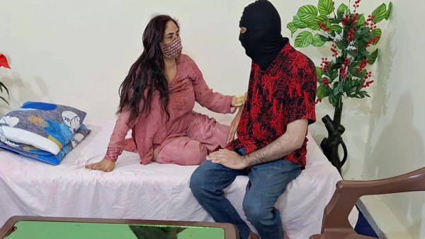 Very Hot Indian Step Aunty Caught Fingering From Her Step - desi-porntube.com - India on poweredporn.com