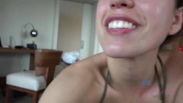 Virtual Vacation In Hawaii With Jade Nile Part 1 - hotmovs.com - Usa on poweredporn.com