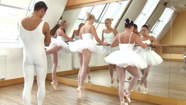 Russian ballerinas share cock on the dance floor - xbabe.com - Russia on poweredporn.com