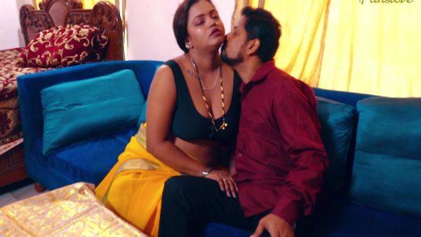 Indian Desi Kamwali Seduced And Fucked Hard By The Houseowner - desi-porntube.com - India on poweredporn.com