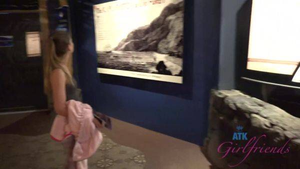 Virtual Vacation In Hawaii With Sydney Cole - hotmovs.com on poweredporn.com