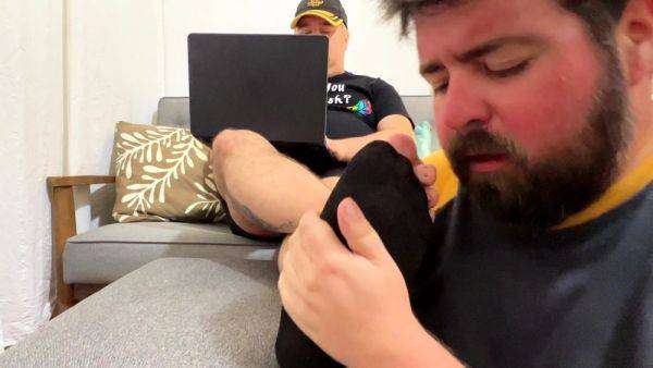 Incredible Nemo Licks Matts Feet To Sensation - drtuber.com on poweredporn.com