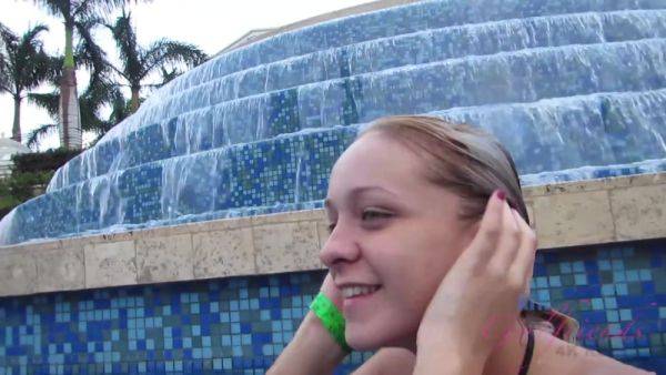 Virtual Vacation In Hawaii With Cleo Vixen Part 4 - hotmovs.com - Usa on poweredporn.com