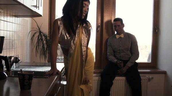 Yellow Saree Bollywood Bhabhi - drtuber.com - India on poweredporn.com