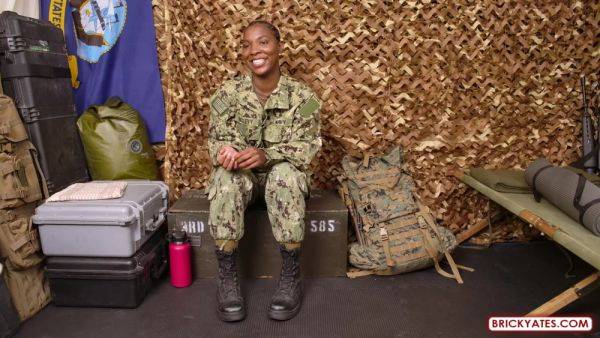 Captain Cinnamon Baileyy Squirts All Over Jermaines Sub - videomanysex.com on poweredporn.com