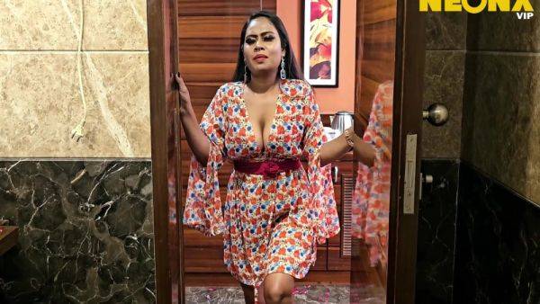 Naughty Indian Waitress Hardcore Sex With Client In Hotel - desi-porntube.com - India on poweredporn.com