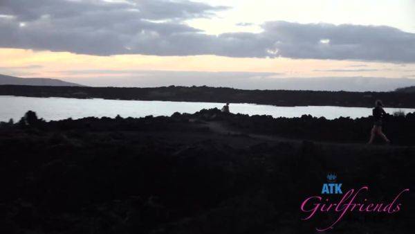 Virtual Vacation Hawaii With Ariel Grace 6/12 - hotmovs.com - Usa on poweredporn.com