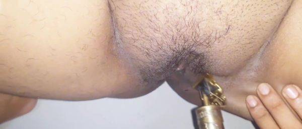 Bangladeshi Fitest Gril Clean Her Big Phussy With Her Hasbend - desi-porntube.com - India on poweredporn.com