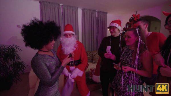 Selva Lapiedra gets her holes stretched in Hunt4K Bad Santa Sex - sexu.com on poweredporn.com