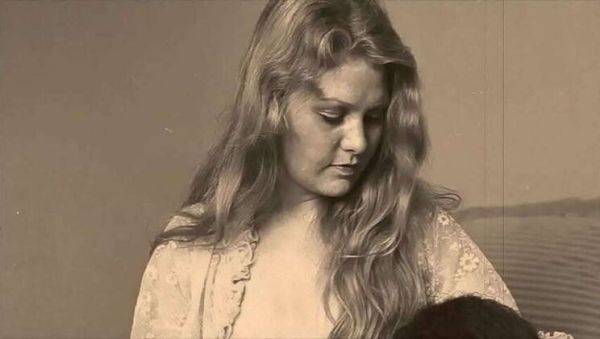 Hairy Step-Mom's Forbidden Peek - xxxfiles.com on poweredporn.com