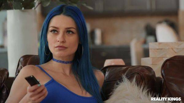 Raunchy And Cold Hot Teens 18+ Threesome Sex - videomanysex.com on poweredporn.com