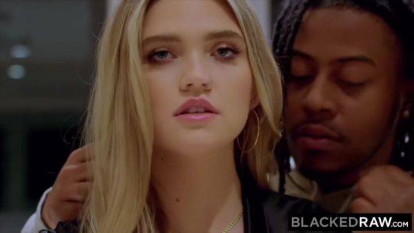 Busty Blonde Takes On Bbc With Große Titten - hotmovs.com on poweredporn.com