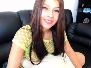 Amateur Webcam Teen Masturbates And Teases - drtuber.com on poweredporn.com