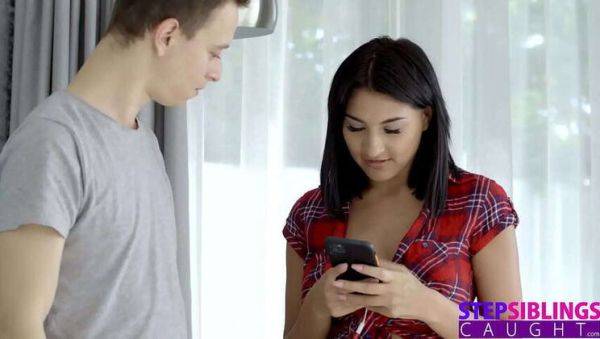 Sarah Cute Confesses to Stepbro: Only Secondary Details About You Matter - Season 15, Episode 7 - xxxfiles.com on poweredporn.com