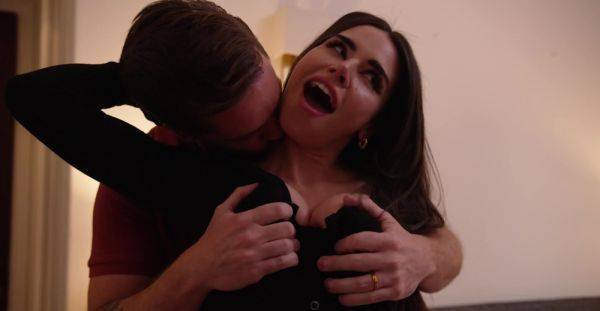 Classy beauty enjoys great foreplay ahead of feeling dick in her generous cunt - xbabe.com on poweredporn.com