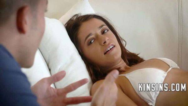 Stepbro Tricks Petite Teen Sister Izzy Bell Instead of Curing Her Amnesia - xxxfiles.com on poweredporn.com