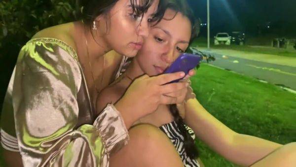 Liseth Iris And Lizeth Elianny - Salgo A Buscar A Alguien Para Fol R Porque Estoy Cachonda Y Follo Con La Hermanastra Pequena De Mi Amiga 5 Min - desi-porntube.com - India on poweredporn.com