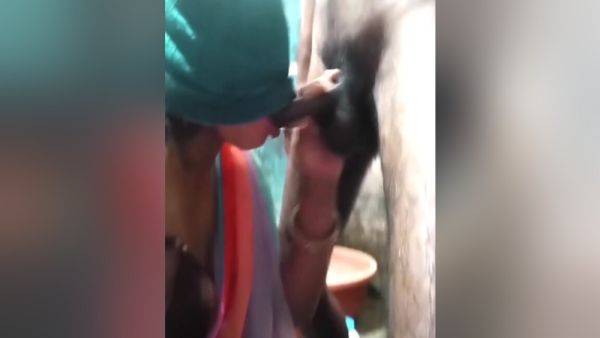 Stepbrother-in-law Did Moe Moe In Bathroom With Stepsister-in-law With Devar Bhabhi - desi-porntube.com - India on poweredporn.com