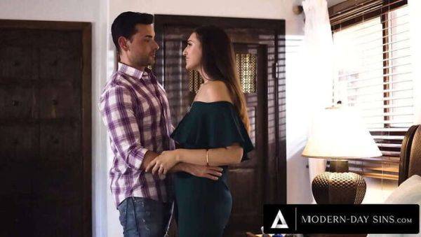 CURRENT INFIDELITY SCANDAL - BBW Wife Bella Rolland Almost Catches Cheating Husband With Mistress Jewelz Blu! - porntry.com on poweredporn.com