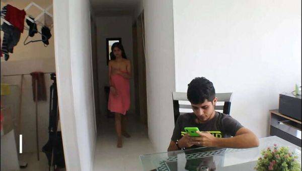 I Love It When My Stepsister Forgets Her Towel: Amateur & Colombian - veryfreeporn.com - Venezuela - Colombia on poweredporn.com