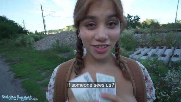 Public Agent Caught Marina Gold Having Sex Outside - veryfreeporn.com on poweredporn.com