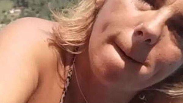 Riding the waves with a buddy: I pleasure him, and he ejaculates on my face - veryfreeporn.com on poweredporn.com