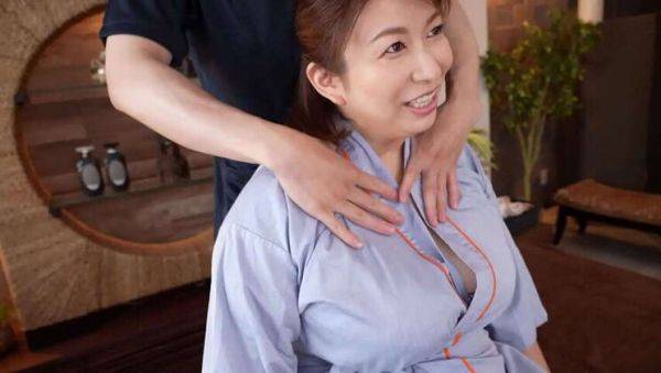 Yukari Orihara: Japanese Adult Clinic Specialist in Handjobs, Cream Pies, and Squirting - veryfreeporn.com - Japan on poweredporn.com