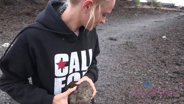 Virtual Vacation On Hawaii With Emma Hix 1/16 - hotmovs.com - Usa on poweredporn.com