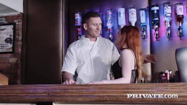 Swinger Ella Hughes Takes a Facial at the Bar - porntry.com on poweredporn.com