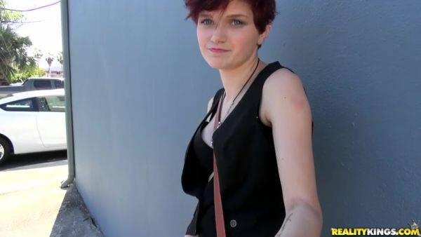 Take It And Leave It - RealityKings with Peter Green, Naomi Clark - hotmovs.com on poweredporn.com