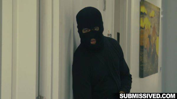 Masked robber ends up tearing her young pussy apart in rough scenes - hellporno.com on poweredporn.com