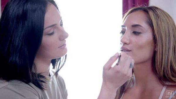 Like Minded - S17:E4 - porntry.com on poweredporn.com